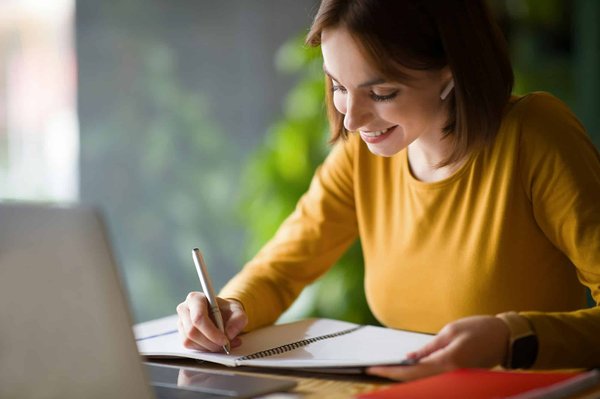 Devenez expert en assurance avec une formation à distance