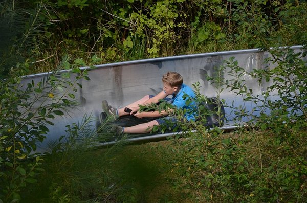 Découvrez le métier fascinant de testeur de toboggan et son salaire